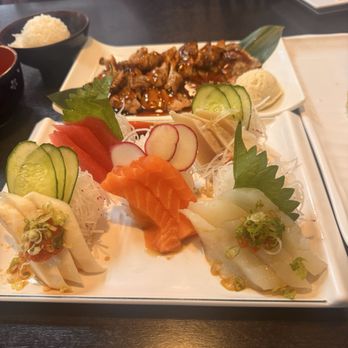 Buko Restaurant - Sushi Bars Near Me - Glendale, California
