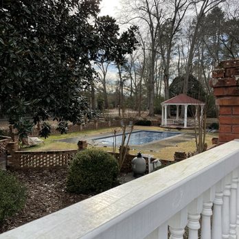 Twelve Oaks Bed and Breakfast - Pool - it's winter so no swimming this trip but pretty to look at. - Bed & Breakfast Near Me - Covington, Georgia
