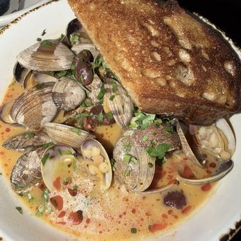 Amiga Amore - Chorizo y clam - Italian Near Me - Los Angeles, California Amiga Amore - Chorizo y clam - Italian Near Me - Los Angeles, California