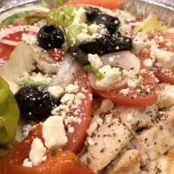 Mamma Mia Pizza - Delicious Greek salad w grilled chicken
