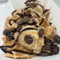 Remo’s Deep Fried Desserts - Edible cookie dough Nachos with chocolate chips and drizzle
