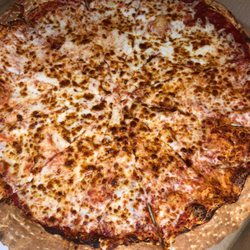 Gus's New York Pizza - Closeup