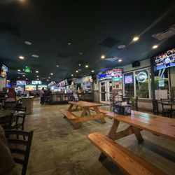 Froggers Grill & Bar - Front door