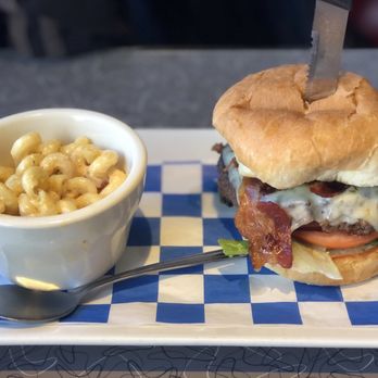 KC's Classic Burger Bar - Classic Burger  with mac & cheese - New American Near Me - North Attleboro, Massachusetts