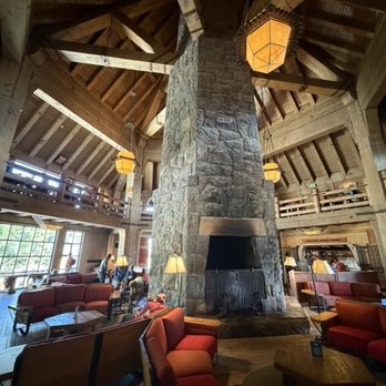 Timberline Lodge - Ski Resorts Near Me - Government Camp, Oregon