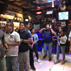 Uncle Roni's Pub
