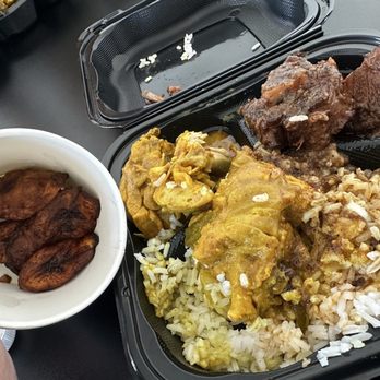 Blessed Kitchen - Chicken curry and oxtail combo - Caribbean Near Me - Inglewood, California Blessed Kitchen - Chicken curry and oxtail combo - Caribbean Near Me - Inglewood, California