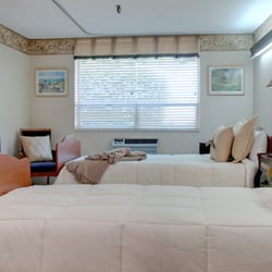 Elkins Crest Health & Rehabilitation Center