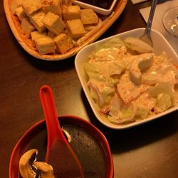 Woow Sushi - Tofu appetizer and miso soup/salad