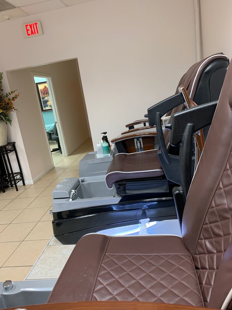 ARTISTIC NAILS PLUS Updated October 2024 493 S Oxford Valley Rd