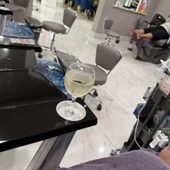 Domain Nail Bar and Salon Studios - Complimentary cocktails - Hair Salons Near Me - Houston, Texas