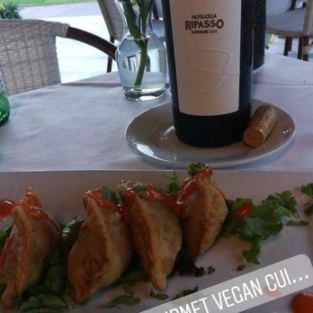 Full Bloom Vegan - Jackfruit empanaditas - Vegan Near Me - Miami Beach, Florida Full Bloom Vegan - Jackfruit empanaditas - Vegan Near Me - Miami Beach, Florida