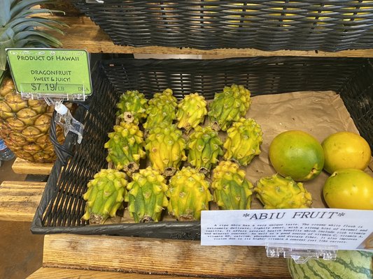 Island Naturals Market & Deli by null