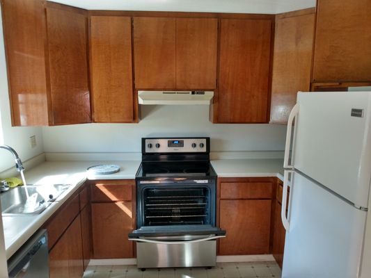 Residential Cleaning - Yaz’s Cleaning Services, with over 16 years of unmatched experience, is your go-to expert for residential cleaning. Our dedication to detail means we leave no stone unturned. Specializing in both recurring and deep cleaning, we tailor our services to suit your needs. Whether it's a one-time overhaul or a regular maintenance plan, we've got you covered. Contact us today for a free estimate and let us bring our years of expertise to your home. With Yas Cleaning Services, expect nothing less than a meticulously clean and inviting living space.