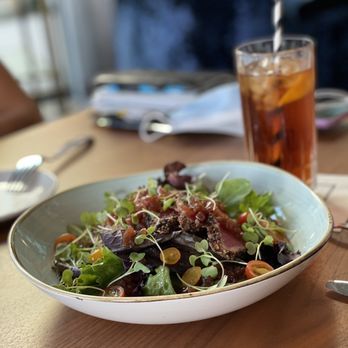 Elements Restaurant & Bar - Ahi Salad - American Near Me - Monrovia, California