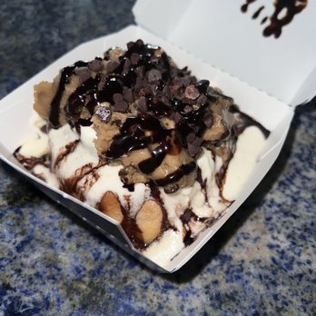 Cinnaholic - Bakeries Near Me - Long Beach, California