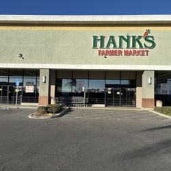 Hank’s Farmer Market