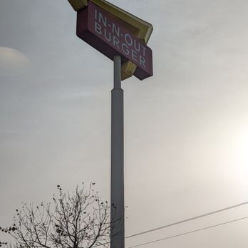 In-N-Out Burger - Dusty evening - Burgers Near Me - Windcrest, Texas In-N-Out Burger - Dusty evening - Burgers Near Me - Windcrest, Texas