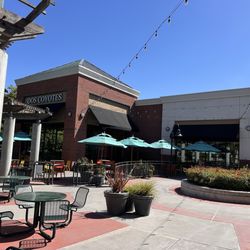 Oakshade Town Center - Dos smells good from here.