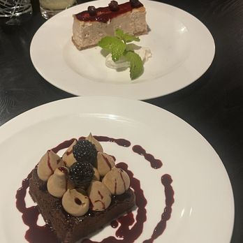 Gordon Ramsay Hell's Kitchen - Cheesecake and chocolate cake - Steakhouses Near Me - Stateline, Nevada Gordon Ramsay Hell's Kitchen - Cheesecake and chocolate cake - Steakhouses Near Me - Stateline, Nevada