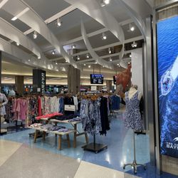 The Shoppes At Bayshore
