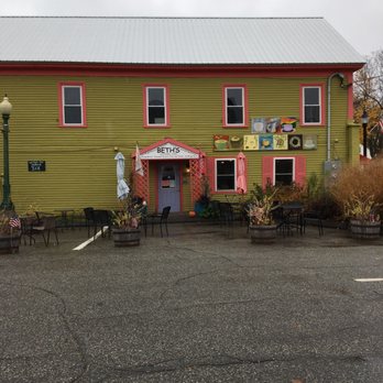 Beth's Kitchen Cafe - Beth's. - Cafes Near Me - Bridgton, Maine