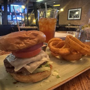 Sierra Gold - PUB CLASSIC BURGER - Sports Bars Near Me - North Las Vegas, Nevada Sierra Gold - PUB CLASSIC BURGER - Sports Bars Near Me - North Las Vegas, Nevada