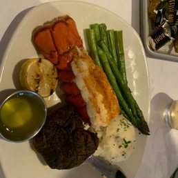 7 Oz Barrel Cut Filet & Lobster Tail