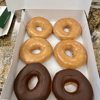 Krispy Kreme - Donuts Near Me - Bakersfield, California