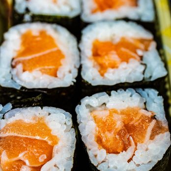 Fuumi Sushi - Salmon (Maki) Roll 6 pcs ($5.99) - Japanese Near Me - Toronto, Ontario Fuumi Sushi - Salmon (Maki) Roll 6 pcs ($5.99) - Japanese Near Me - Toronto, Ontario