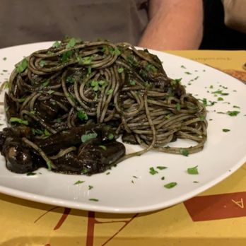 Ai Cugnai - Squid ink pasta - Trattorie Near Me - Venezia, VE Ai Cugnai - Squid ink pasta - Trattorie Near Me - Venezia, VE