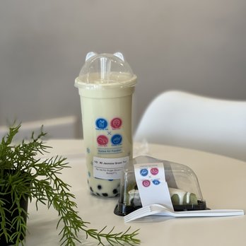 Boba Cutea - jasmine milk tea with boba and green tea cheesecake - Bubble Tea Near Me - Chandler, Arizona