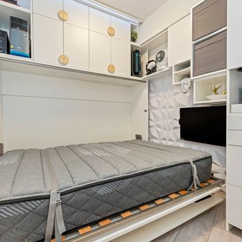 Cascadia Cabinetry - Small 7'x7' room converted to a office/spare bedroom with murphy bed - Cabinetry Near Me - Victoria, British Columbia Cascadia Cabinetry - Small 7'x7' room converted to a office/spare bedroom with murphy bed - Cabinetry Near Me - Victoria, British Columbia