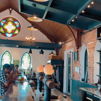 Silversmith Brewing - Awesome interior! - Breweries Near Me - Niagara-on-the-Lake, Ontario Silversmith Brewing - Awesome interior! - Breweries Near Me - Niagara-on-the-Lake, Ontario