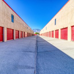 Devon Self Storage - Self Storage Near Me - Thousand Palms, California