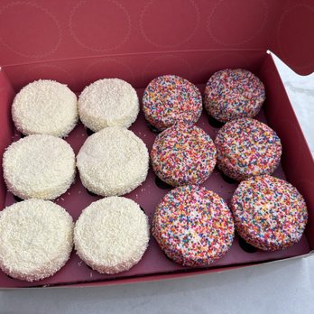 Sprinkles Plano - Desserts Near Me - Plano, Texas Sprinkles Plano - Desserts Near Me - Plano, Texas