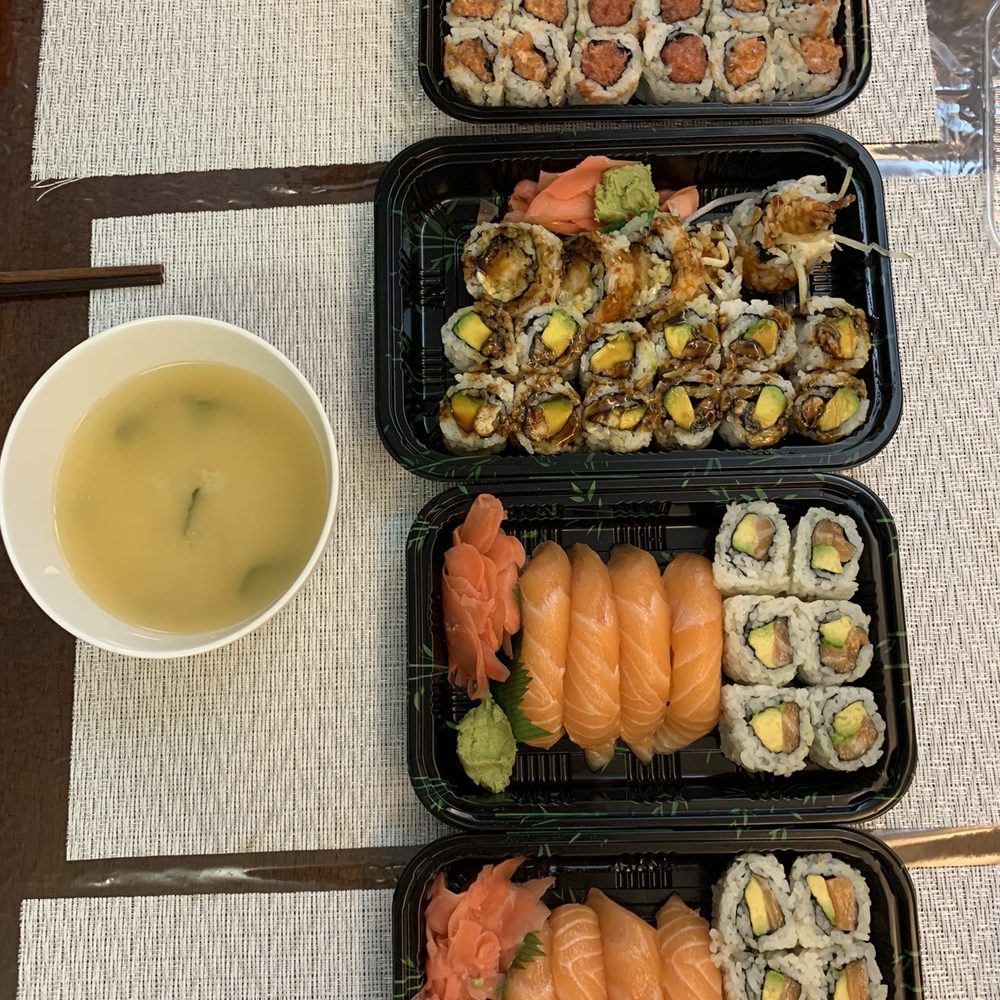 Salmon Lover (additional cost for salmon avocado roll), Maki Combo