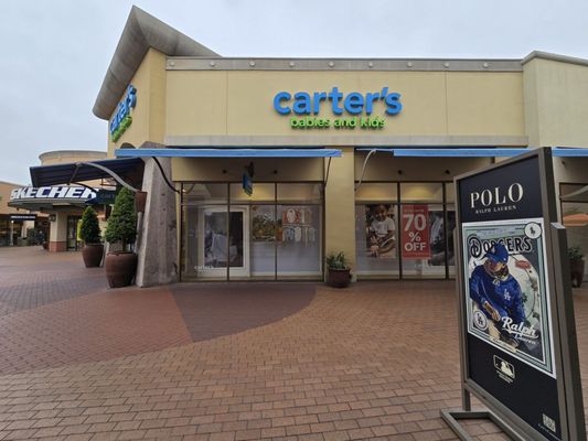 Carter's by null