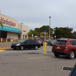 Winn-Dixie - Labelle winn dixie parking lot