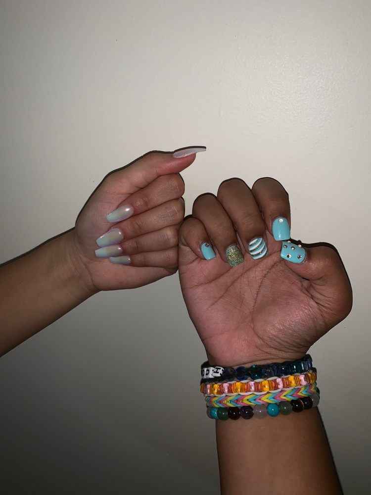 Today's Nail's Logo
