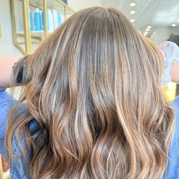 FM Hair Studio - Lived in Balayage by Amy G - Hair Salons Near Me - Chicago, Illinois FM Hair Studio - Lived in Balayage by Amy G - Hair Salons Near Me - Chicago, Illinois