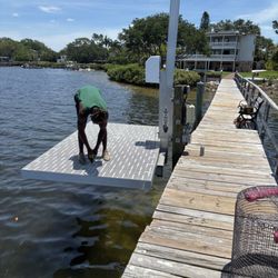 High and Dry Boatlift Service