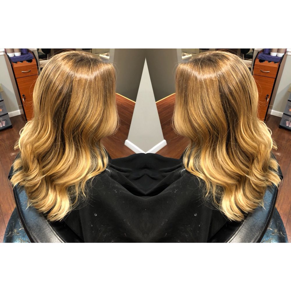 Hair by Alyse Logo