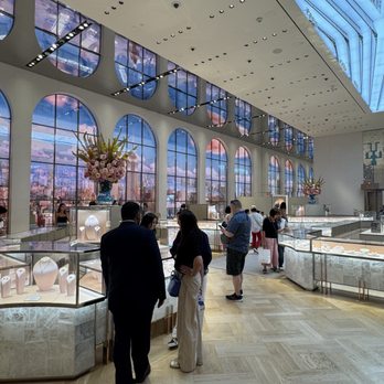 Tiffany & Co - Jewelry Near Me - New York, New York Tiffany & Co - Jewelry Near Me - New York, New York