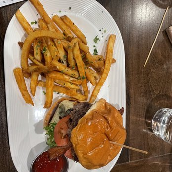 44 Mills Kitchen + Tap - 44 Bacon Cheeseburger - New American Near Me - Concord, North Carolina