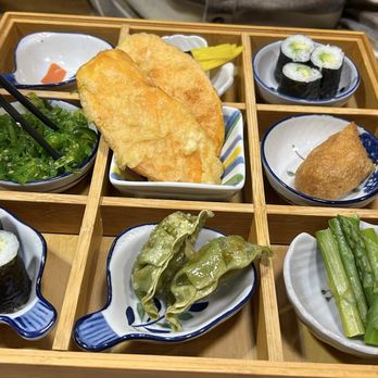 Aki Sushi - Vegetarian box dinner - Sushi Bars Near Me - Kennewick, Washington