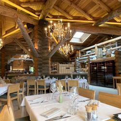 La Cabane des Praz - Rustic yet elegant interior (05/2024)