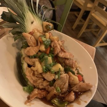 Bahama Breeze - Jerk Chicken Pineapple Bowl - Latin American Near Me - Charleston, South Carolina Bahama Breeze - Jerk Chicken Pineapple Bowl - Latin American Near Me - Charleston, South Carolina