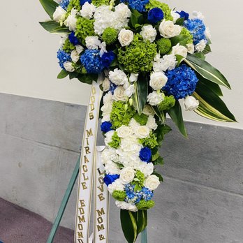 Torres Flowers - Floral cross arrangement - Florists Near Me - Colma, California Torres Flowers - Floral cross arrangement - Florists Near Me - Colma, California