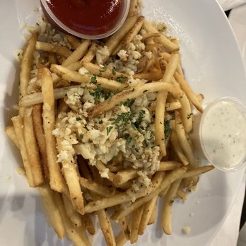 The Social Honolulu - Garlic fries - American Near Me - Honolulu, Hawaii The Social Honolulu - Garlic fries - American Near Me - Honolulu, Hawaii